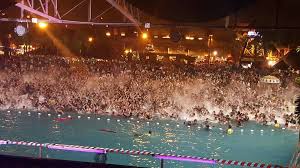 Salah satu yang biasa disiapkan adalah panita perayaan natal dan tahun baru. New Year Pool Party Melampau Di Taman Tema Mynewshub