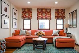 Rug Adds Subtle Pattern To The Living Room With Bold Orange Couch Decoracion De Interiores Salas Muebles De Sala Modernos Colores Para Dormitorio