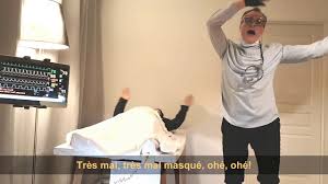 Notre site propose les paroles de comptines pour enfants, des musique de berceuse pour bebe, des chansons pour la martenelle vous trouverez les paroles de 200 comptines et berceuses traditionnelles à découvrir ou à redécouvrir en famille. Coronavirus Tres Mal Masques Reste A La Maison Pourquoi Les Goguettes Ont Envahi La Toile