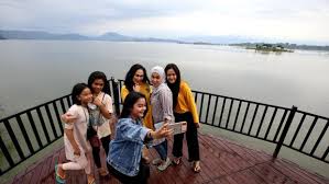 Pemerintah provinsi jawa barat juga mendukung pembangunan pariwisata kawasan jatigede. 3 Spot Weekend Getaway Di Sumedang