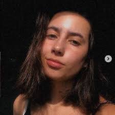 Ella Koenig's Instagram, Twitter & Facebook