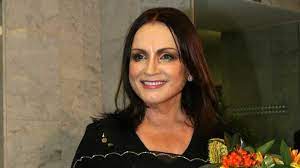 Ужин с семьей в италии, фруктовый торт: Raskryta Prichina Dolgogo Molchaniya Rotaru Shou Biznes