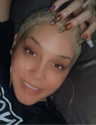 Kimberly Gresham's Instagram, Twitter & Facebook