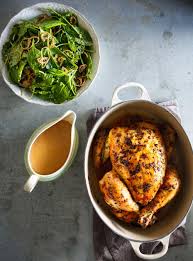 Poulet Aux Herbes Et Salade A L Echalote Frite Ricardo Recipe Chicken Recipes Recipes Healthy Eating