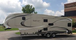 The grand design solitude fifth wheel is a popular choice among extended living rvers looking for a luxurious fifth wheel at a value driven price tag. Grand Design Rv Overview Of The Reflection 5th Wheel