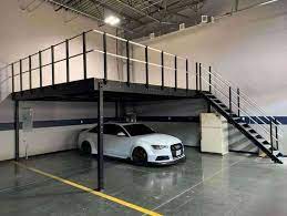 Menerapkan Konsep Mezzanine Pada Garasi Rumah Sobat – Djong Design