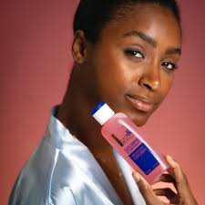 Retain moisture and secure the glow with the Original Brightening Glycerin.  Makes skin look even and refine. #FwParis #MadeInFrance  #BrighteningGlycerin ✨😇