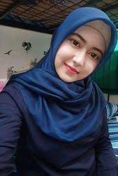 Tak berbeda jauh dengan mila, ada satu lagi traveler cantik yang membuat para pengikutnya terpesona akan keindahan alam indonesia. 580 Ide Selfie Hijab Jilbab Cantik Wanita Kecantikan