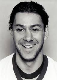 Player photos for the 1993-94 Montreal Roadrunners at hockeydb.com