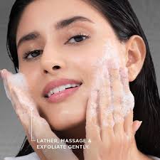 POND's Bright Miracle Detox Charcoal Face Wash