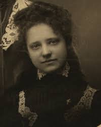 Bettie Hamilton's Instagram, Twitter & Facebook