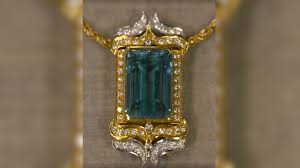 Goldkette mit blauem Stein: Große Enttäuschung bei „Bares für Rares“