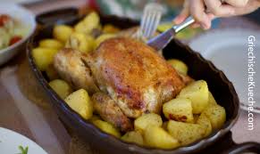 Das Ofenhahnchen Mit Kartoffeln Ist Mein Allerliebstes Sonntagsgericht Wenn Wir Alle Am Tisch Sitzen Und Das Fleisch Maishahnchen Rezept Rezepte Ofenhahnchen