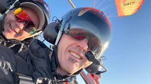 Are there any paramotor pilots in Richmond who do tandem flights?