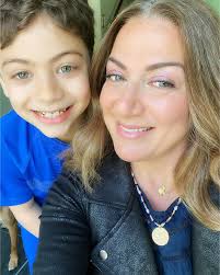 Jackie Hillman (@Colorchicc) • Facebook