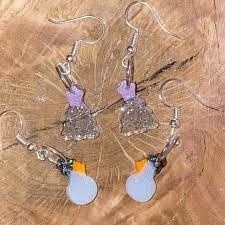 Silver jewels models with gemstones especially are often also worn for spiritual reasons, and a wide range of stones such as topaz, sapphire, amethyst and rubies are available. Jewellery By Jess Uk Home Facebook