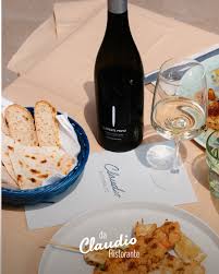 🫓 Pura bontà romagnola Una piada fragrante appena sfornata che accompagna  i piatti più autentici del territorio, un servizio accogliente con  l'immancabile sorriso, la brezza marina, la sabbia sotto i piedi e