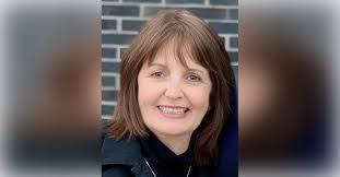 Diana Hendrickson's Instagram, Twitter & Facebook