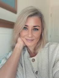 Jill Potvin's Instagram, Twitter & Facebook