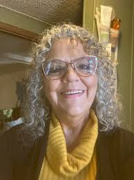 Vanessa Eaves's Instagram, Twitter & Facebook