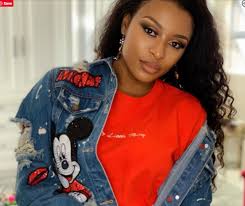 Her birthday, what she did before fame, her family life, fun trivia facts, popularity rankings, and more. Dj Zinhle Shows Off Her R70k Worth Designer Shows Gifted By Her Beloved Boyfriend