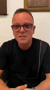 Ada Trevisan Fecchio ha superato i centoquattro anni, ha dieci figli,  tredici nipoti, quattordici bisnipoti e un trisnipote. La mente è lucida e  pronta alla battuta e ama trascorrere il tempo cantando.