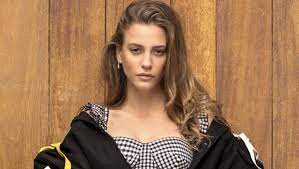 Maybe you would like to learn more about one of these? Serenay Sarikaya Tek Sartla Affetti Sosyal Medya Sallanmisti