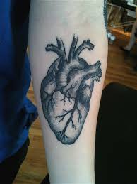 When it comes to flower tattoos we can safely say that zihwa is the queen. Img 0226 Anatomical Heart Tattoo Realistic Heart Tattoo Hart Tattoo