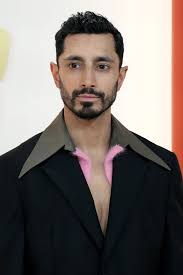 It's time to reconsider the shirt collar