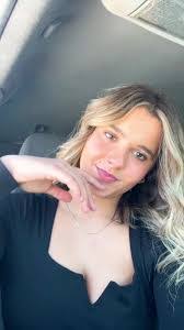 Kailey Hoffman's Instagram, Twitter & Facebook