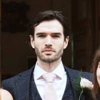 100+ perfiles de «Benjamin Ba»