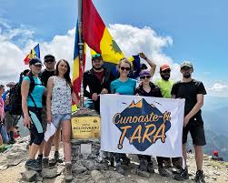 Vârful vânătarea lui buteanu (numit eronat uneori vânătoarea lui buteanu) este un vârf muntos din munții făgăraș, având altitudinea de 2.507 metri, fiind ca înălțime al optulea vârf din românia, devansat între vârfurile din munții făgăraș doar de moldoveanu, cu 2.544 metri, negoiu, cu 2.535 metri, viștea mare, cu 2.527 m și lespezi, cu 2.517 m. Varful Moldoveanu 2544 M Cunoaste Ti Tara