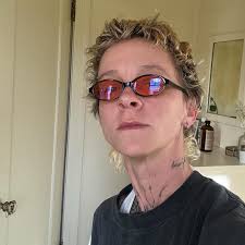 everything we perceive as matter is vibrational electro-magnetic light  energy created in the mind, and collapses without observation. 🤯 where my  quantum physics girlies at?!