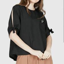 Lengan baju adalah salah satu bahagian pakaian yang meliputi bahagian tangan. 7 Variasi Model Lengan Baju Wanita Yang Perlu Kamu Tahu