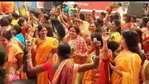 Jamshedpur : टेल्को महानंद बस्ती के दुर्गा मंदिर व महेंद्र नाथ मंदिर में  महाशिवरात्रि पर अखंड हरिकीर्तन का आयोजन, ढोल-नगाड़ों के साथ निकली भव्य ...