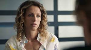 Demain Nous Appartient du 1er juillet : Soizic passe aux aveux, François  culpabilise (résumé + vidéo épisode 1977 en avance) - Stars Actu