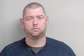 Dustin Lott's Instagram, Twitter & Facebook