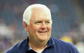 In new book, Wade Phillips shares stories of his unique football life