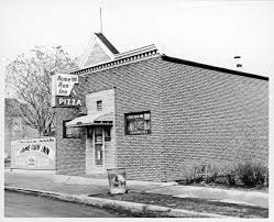The Original Home Run Inn Pizzeria Cicero Illinois Chicago Architecture Chicago Illinois Chicago History