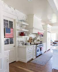 The links to their projects can be found at the end of this post. Patriotic Home Decor Ideas Patriotic Ways To Decorate Your Home