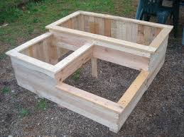 Carre Potager En Bois De Palette Pallet Raised Bed Carre Potager Bois Potager Bois Jardin En Carre
