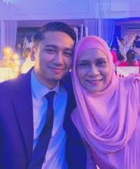 Oleh pimpinan atau wakil kerajaan negeri kelantan diikuti acara berbuka puasa yang diadakan setiap tahun di cawangan persatuan anak kelantan di perantauan (perakan) yb dato hj che abdullah bin mat nawi (ahli parlimen tumpat). Ahli Parlimen Kuala Kangsar Kongsi Status Di Laman Facebook Restui Mira Filzah Sebagai Bakal Menantu The Malaya Post