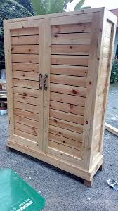 Rak kayu ukuran 180 x 46 x190 cm bahan untuk tiang kayu meranti dan amblan kayu jati belanda, finshing. Rak Kasut Shoes Rack Jointhree Kreatif Karya Resources