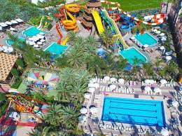 Der Wasserpark Des Royal Taj Mahal Bei Side Aus Der Vogelperspektive Urlaub Reisen Urlaub Taj Mahal