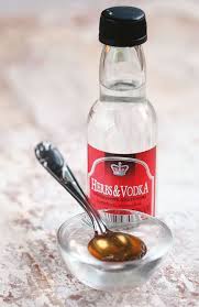 6 Shampoings Naturels A Realiser Soi Meme Shampoing Shampoing Maison Vodka