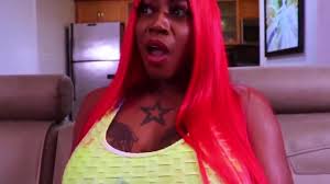 VICTORIAS SCARY MOVIE: VICTORIA CAKES