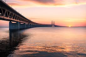 Öresundsbroförbindelsen bron sträcker sig över 16 km från lernacken söder om malmö på den svenska sidan till kastrup på den danska sidan. The Oresund Bridge Denmark Fine Art Photography By Nico Trinkhaus