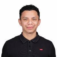 Iris Lizama's Instagram, Twitter & Facebook