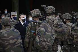 «valeurs actuelles» a dévoilé une nouvelle tribune de militaires, présentés comme d'active cette fois, en réponse aux réactions des autorités après la précédente datée d'avril. Jdzmmujw1a9vum