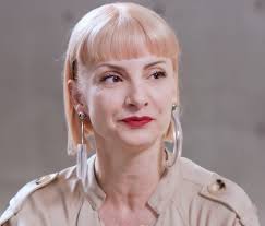 Actriz , cantante y artista española. Pin Auf Najwa